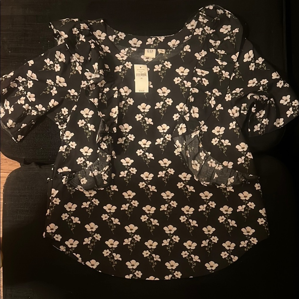 GAP Black and White Ruffled Floral Blouse with Bib Collar